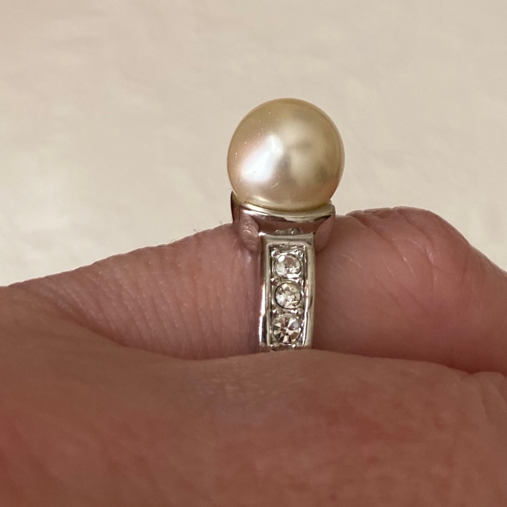 Faux pearl ring - Picture 4 of 7